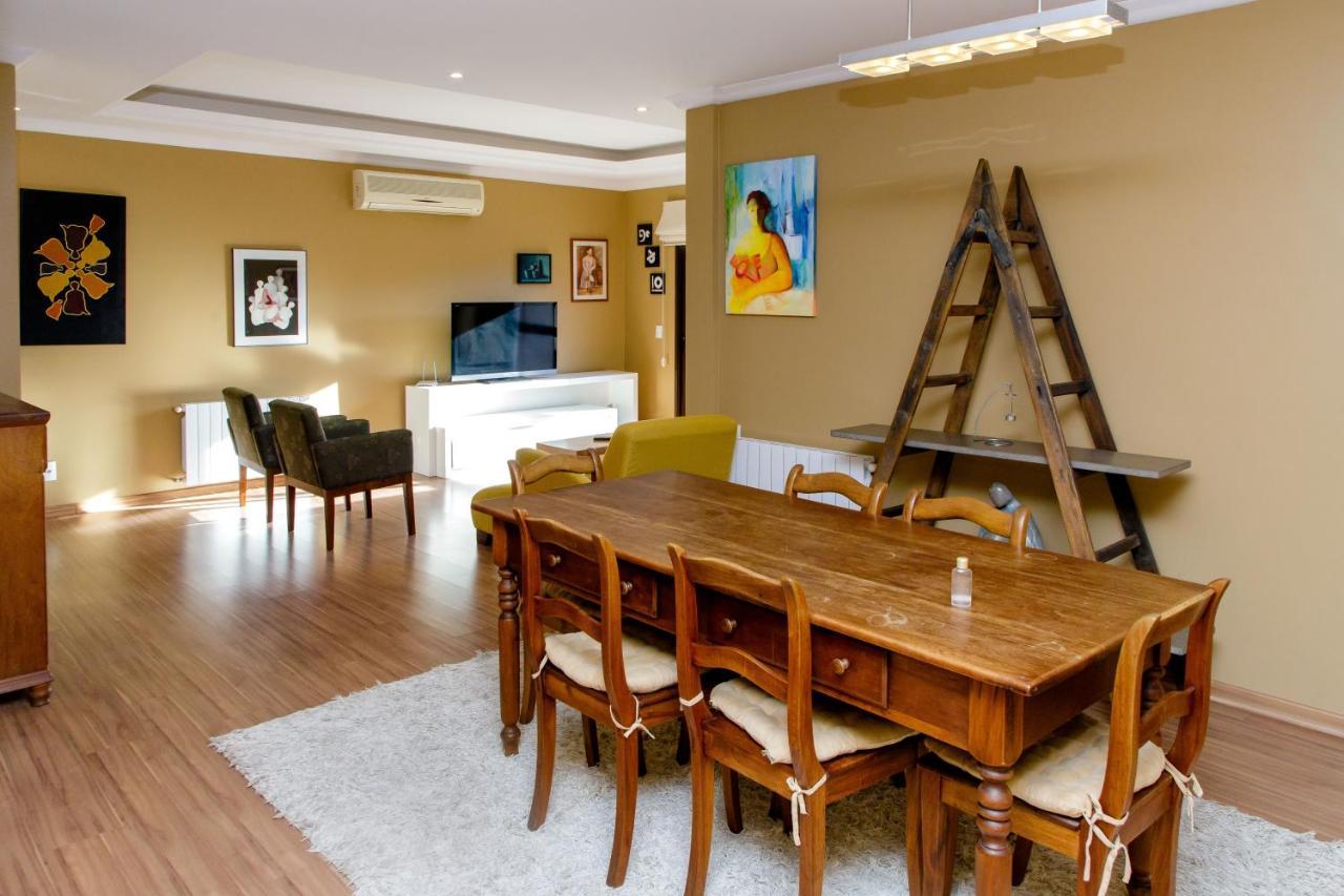 Apartamento super agradável no centro de Gramado Esterno foto