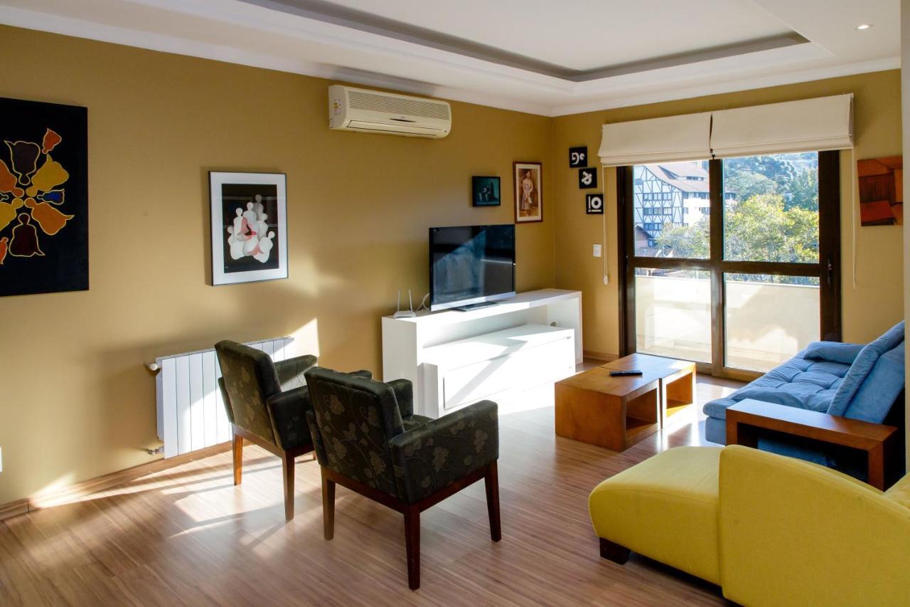 Apartamento super agradável no centro de Gramado Esterno foto
