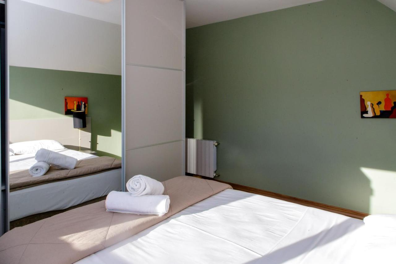 Apartamento super agradável no centro de Gramado Esterno foto