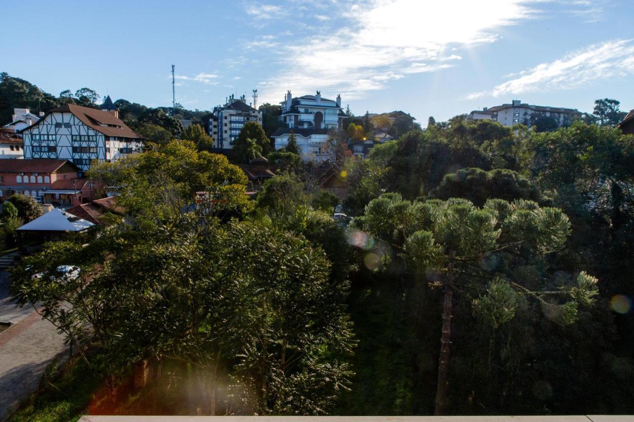 Apartamento super agradável no centro de Gramado Esterno foto
